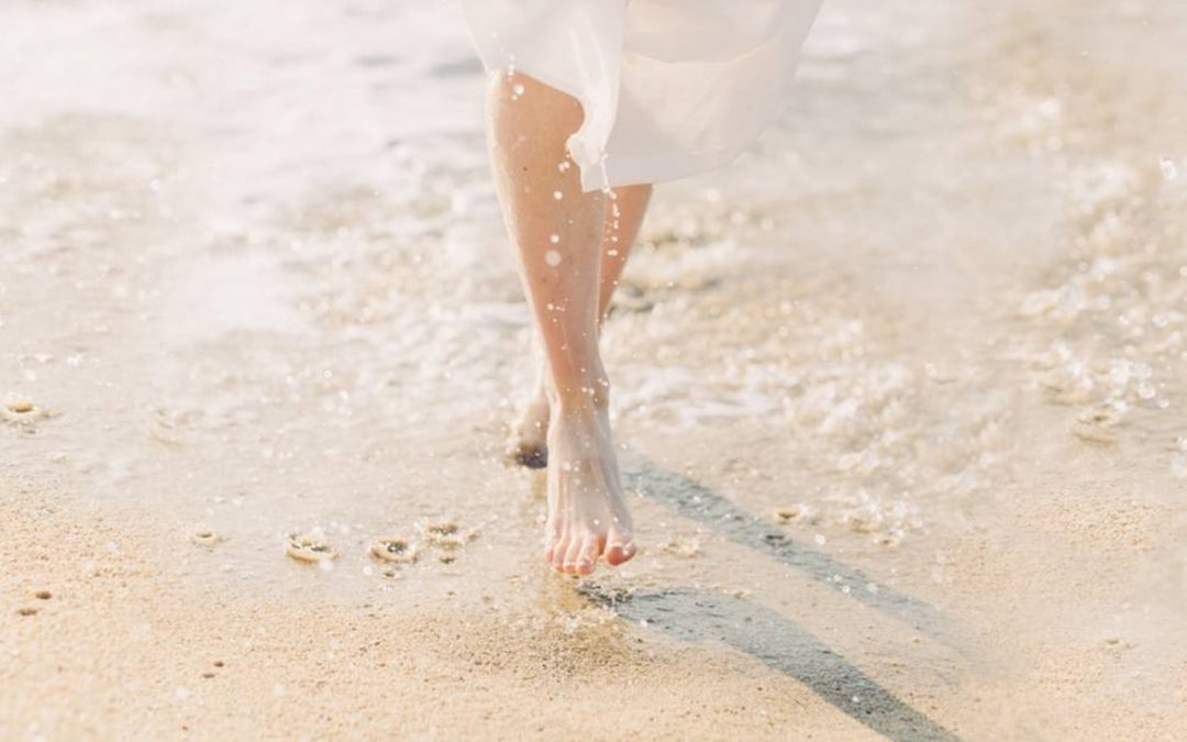 Wasser in den Beinen im Sommer – was tun bei Wasser­einlagerungen?